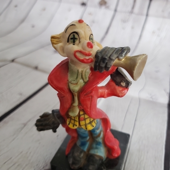 Vintage Clown Figurine Playing Horn Made in Italy Carrara Marble Base - Picture 2 of 11